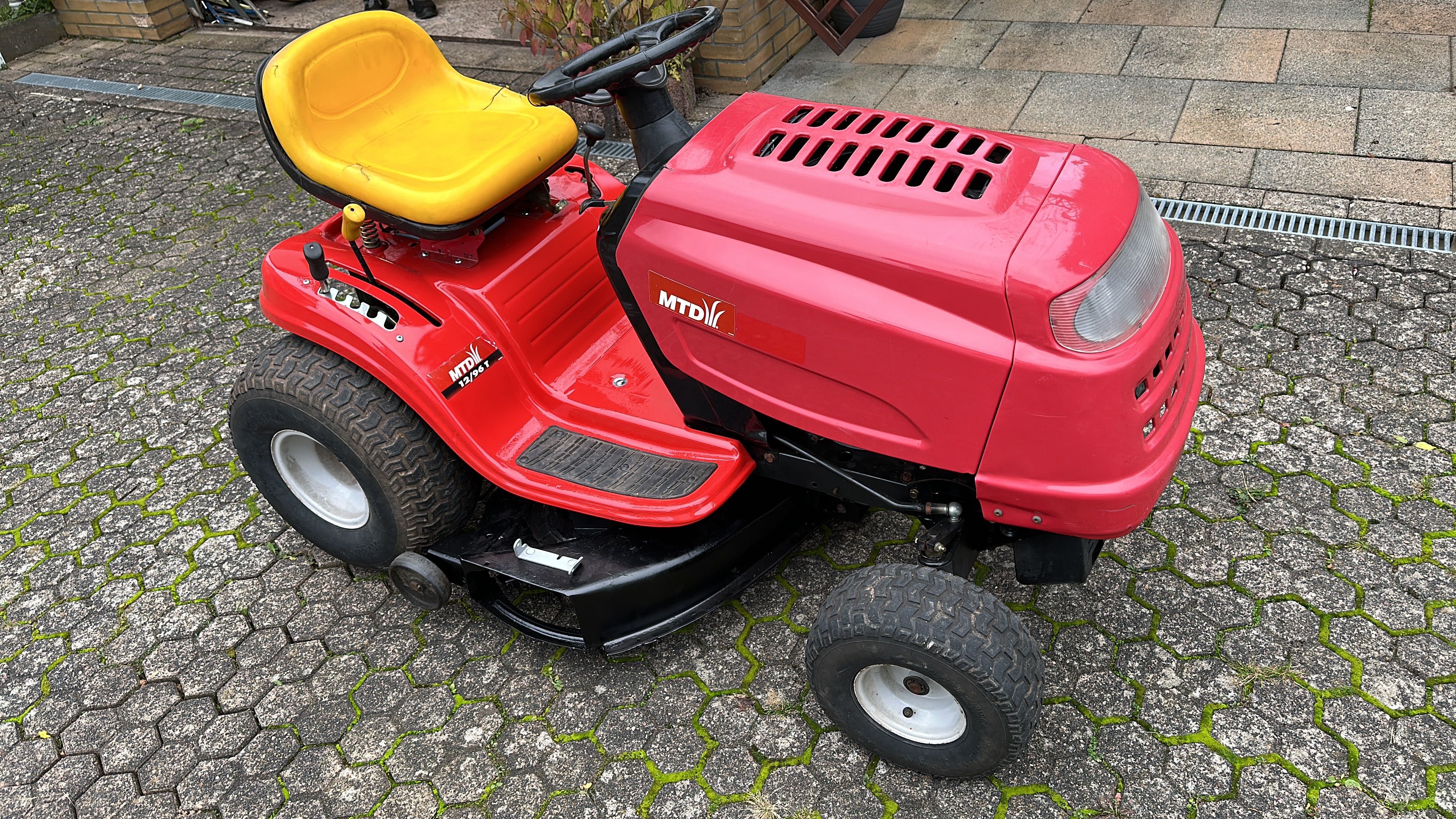 Tractoras gazon MTD 12,5 CP
