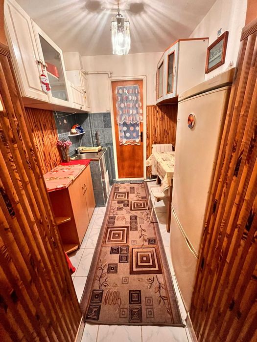 Apartament 3 camere decomandat de inchiriat