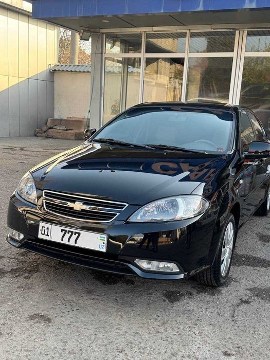 Продам свою Gentra 2023 черного цвета 1 евро механика