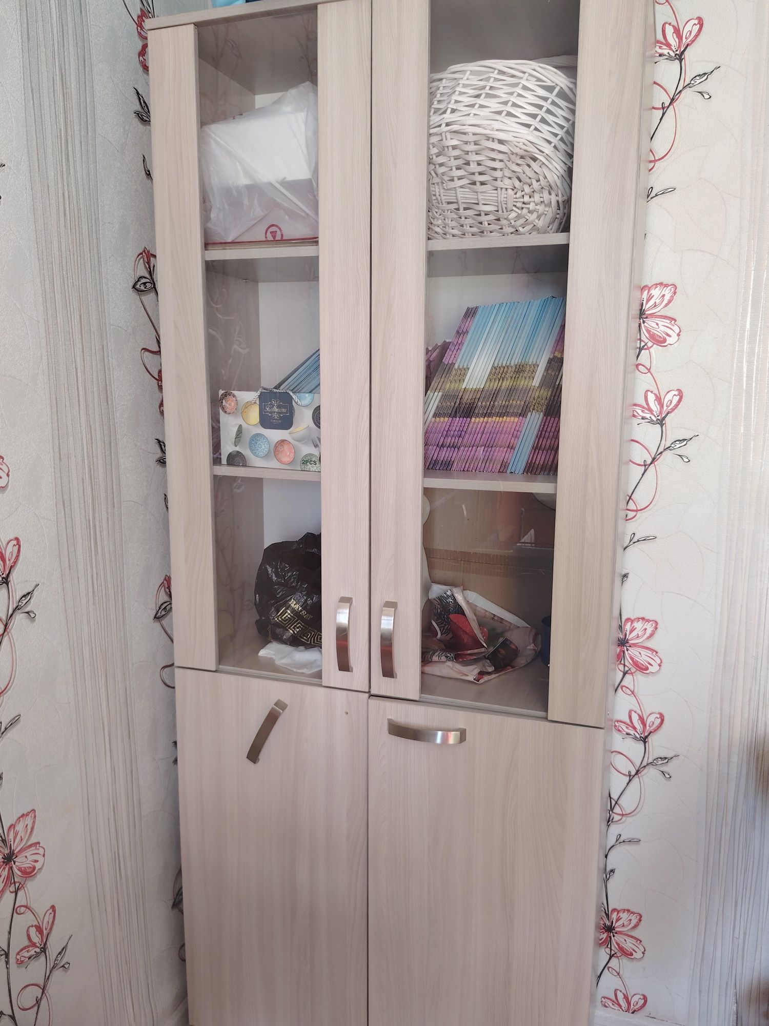Продам офисную мебель.