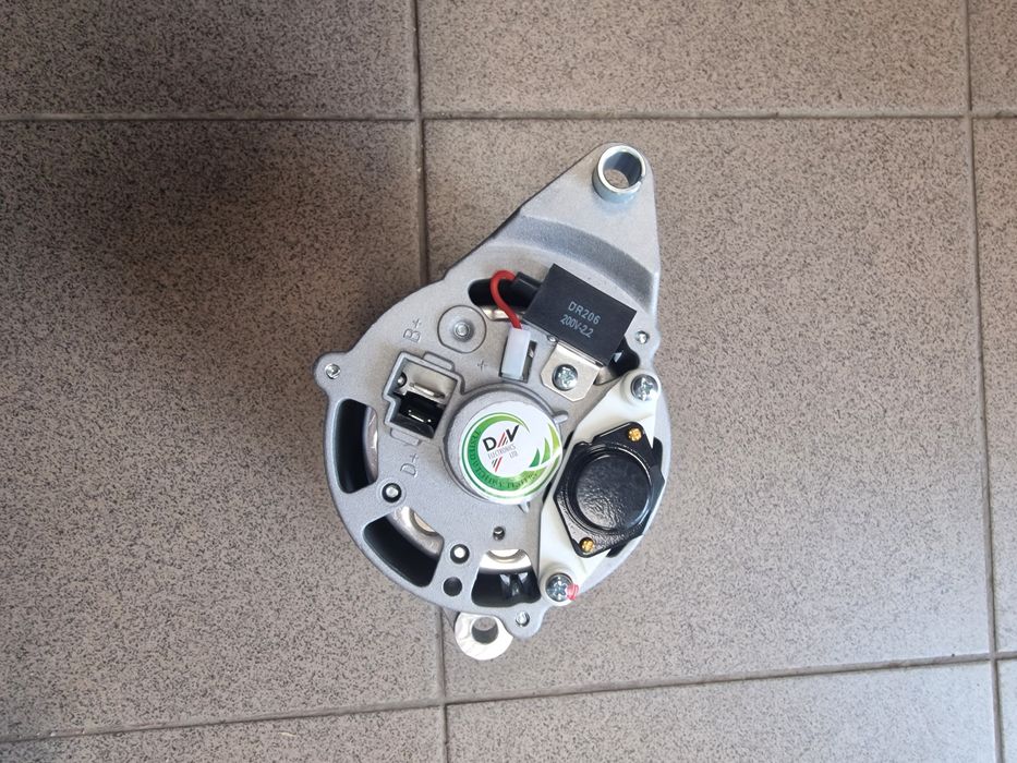 Alternator tractor fiat 211.215.250 300 cu releu incorporat preț 650