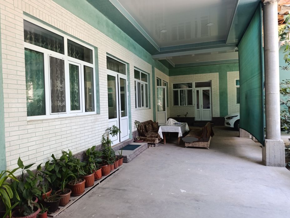 Камолон маҳалласида 7.35 сотихли хонадон сотилади