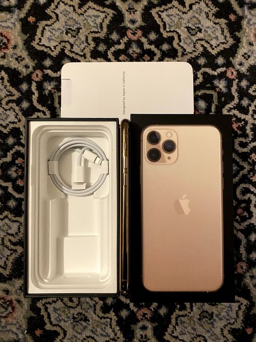 iPhone 11 pro krobka dokument bor