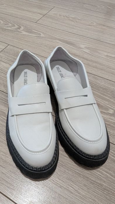 Лоферы женские новые 39-40