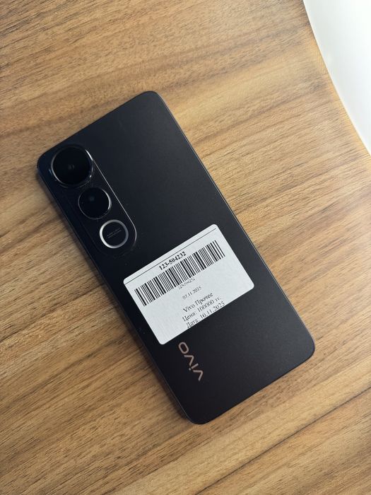 Телефон Vivo V50 Lite