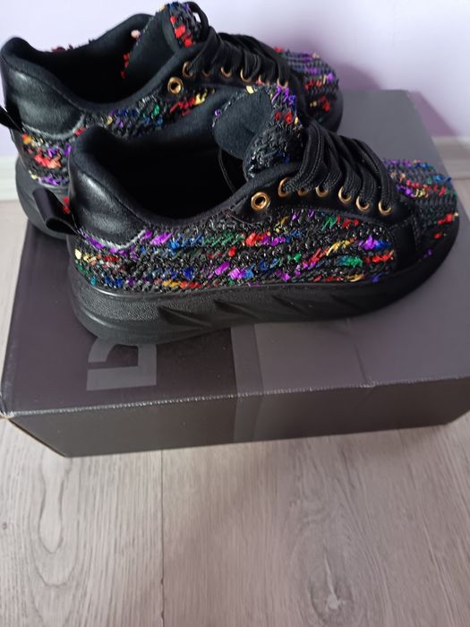 Нови дамски обувки