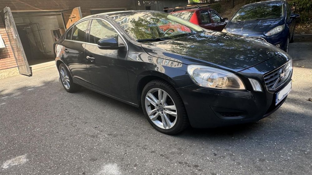 Volvo S60 impecabil, km. reali, garaj.
