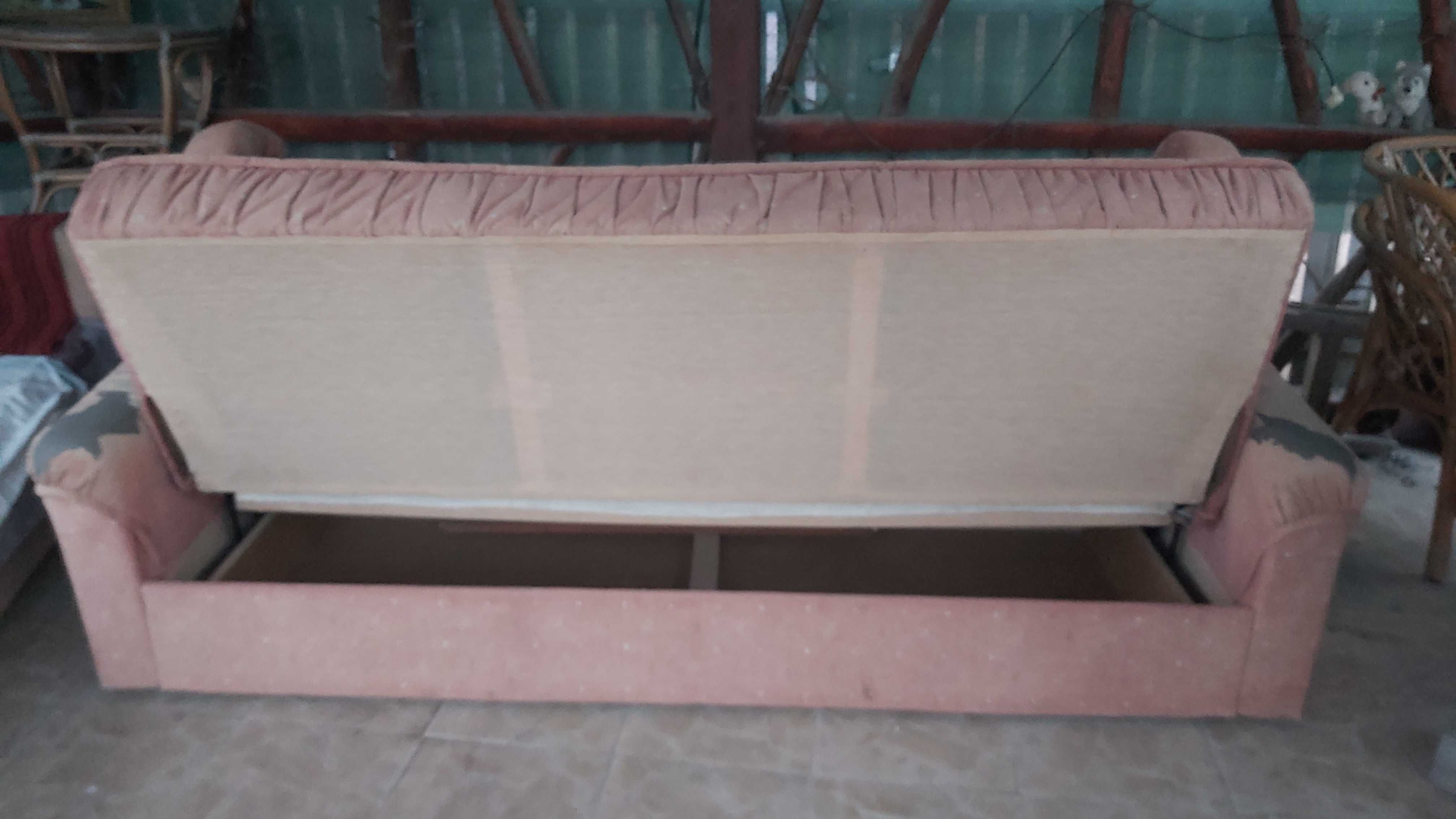Canapea extensibila cu saltea tip relaxa