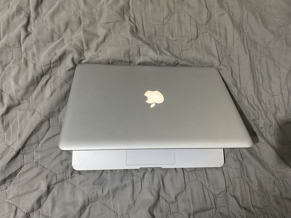 Macbook Pro 13 A1278 в отличном состоянии