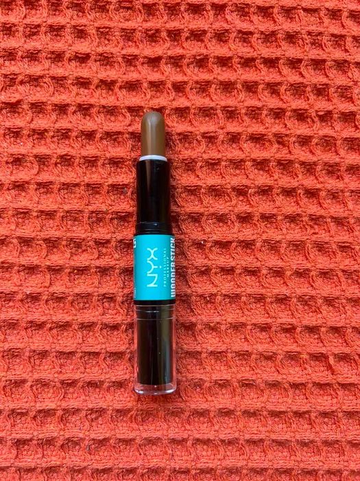 Бронзанти за flawless грим визия