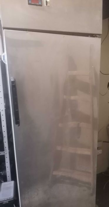 Професионален хладилник