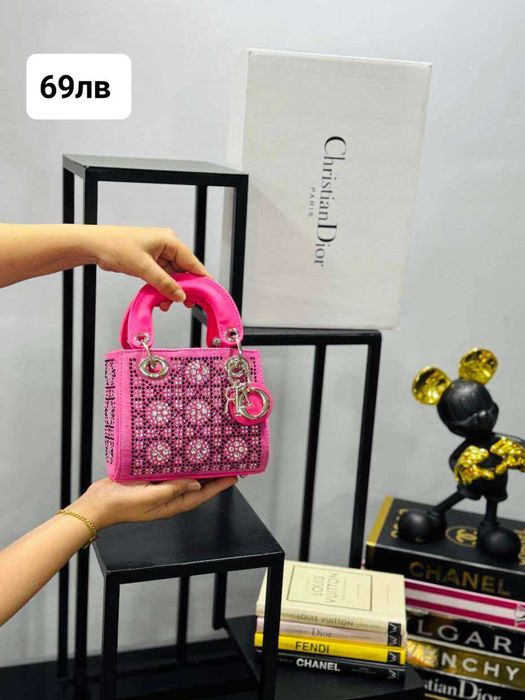 Chanel,Christinan dior ,Dolce Gabbana,Prada Venetta Bottega