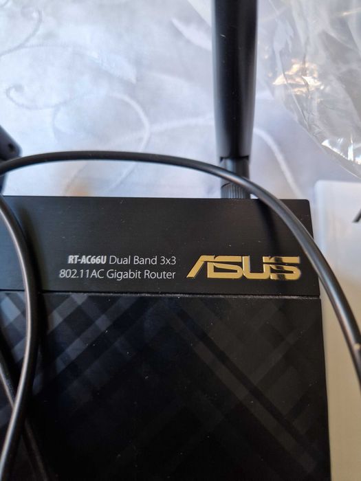 Безжичен рутер ASUS RT-AC66U Black Diamond Dual-Band AC 1750