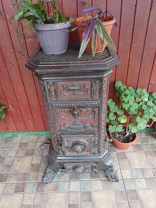 Godin fonta adus din Franta