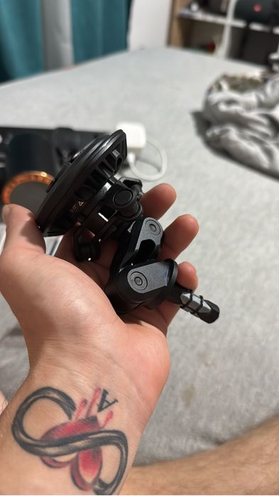 Quad lock pro cu incarcare wireles