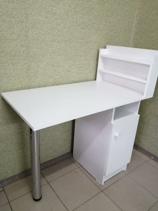 Продам новые столы для маникюра