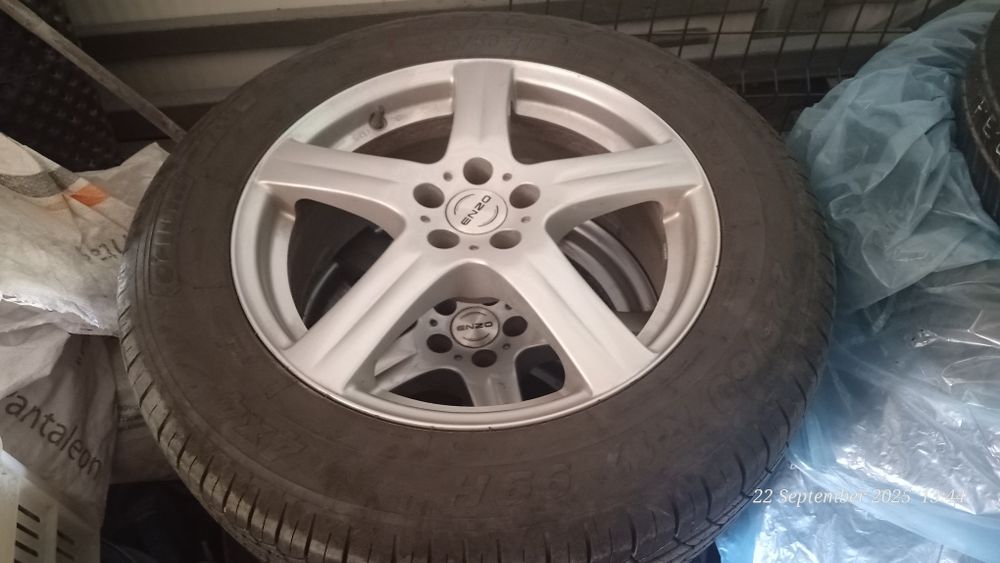 гуми с джанти  субару 225 60 17  DOT 24