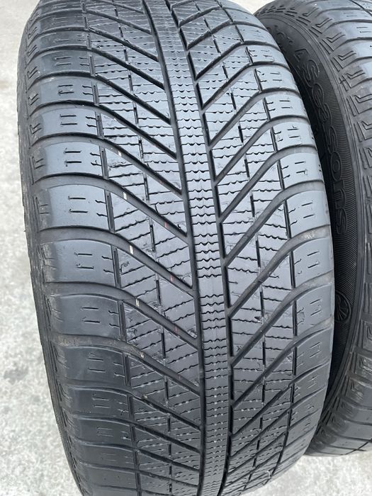 225/50/17 -2бр. Всесезонни гуми GoodYear 4season/dot2022