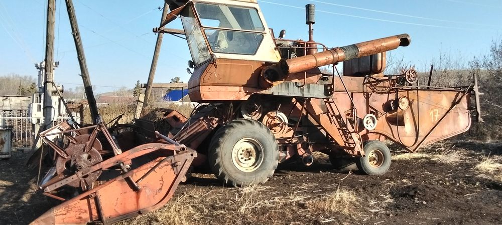 Комбайн продам со свальной жаткой