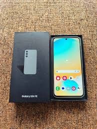 Samsung s 24fe в идеальном состояний почти новый