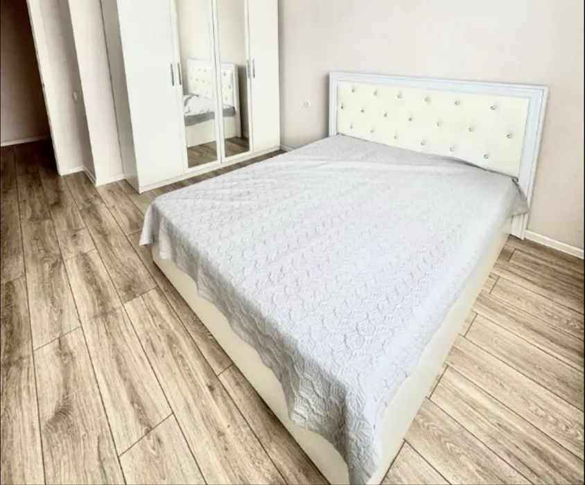 Кровать с матрасом 160 на 200 с матрасо