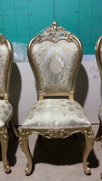 Mehmonxona uchun stol stullar