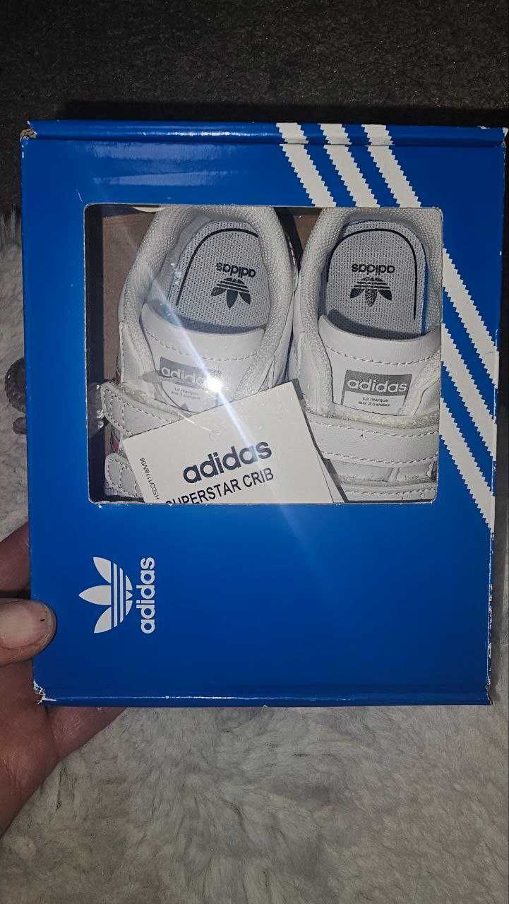 Маратонки Adidas за бебета размер 21