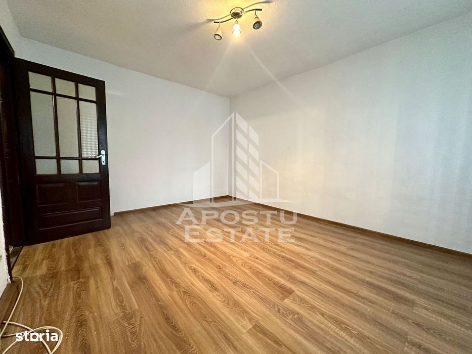 Apartament cu o camera, decomandat, zona Buziasului