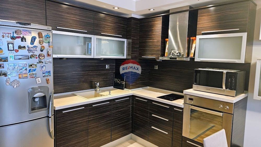 Дава се под наем Тристаен апартамент в Варна, Левски - 95 кв.м за 765 € - Снимка #3