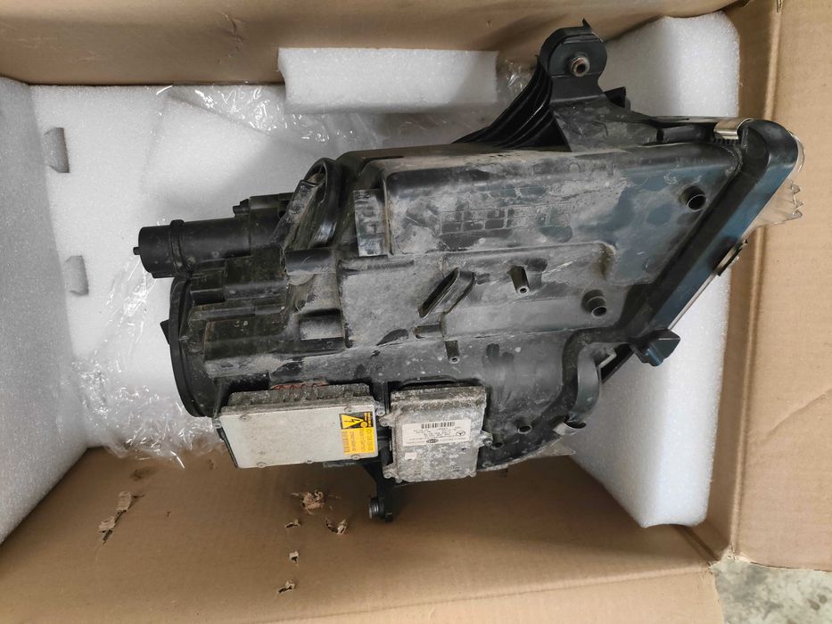 Ксенон фарове Mercedes CLS 2005 -Hella перфектно състояние