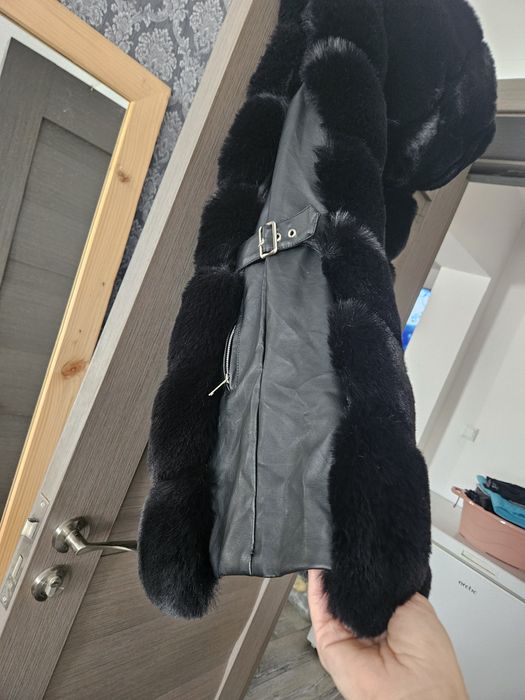 Vesta din blana sintetică