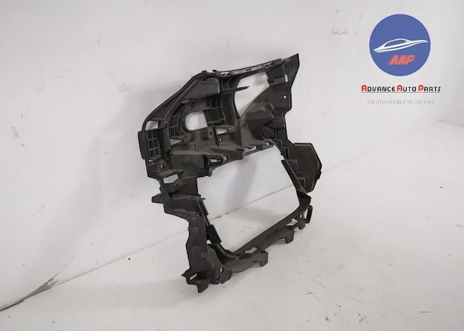 Порше Панамера / Porsche Panamera Оригинална дясна опорна решетка на п