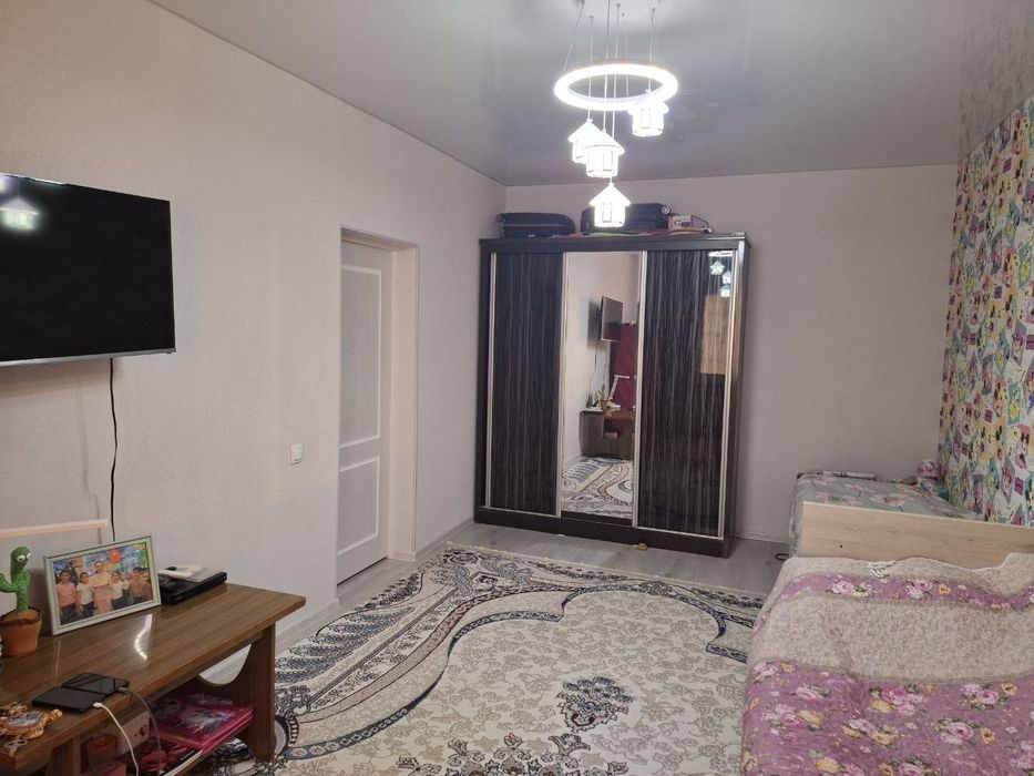 3 хона 6 этаж 10 этажли уй. 67000дол. Кухня,шкаф, гилам,колади. Решётк