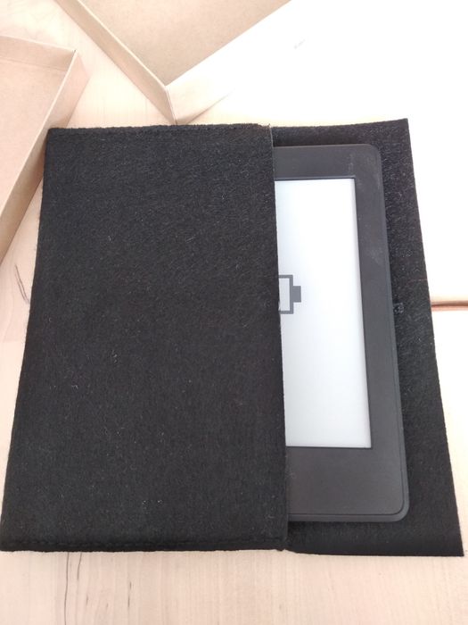 Ръчно изработен калъф за четец размери 20/12 см (подходящ за kindle)