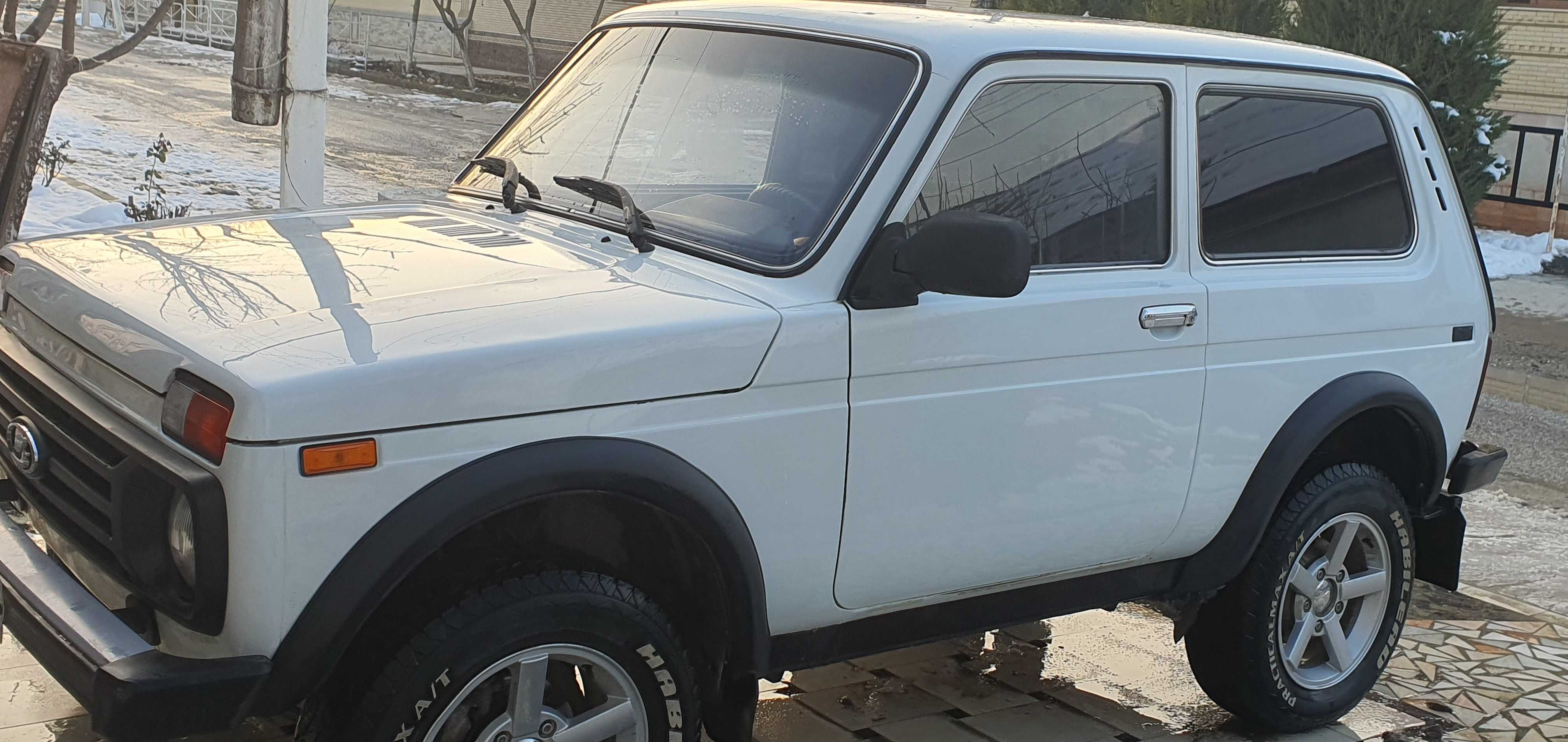 Lada Niva 4x4.               .