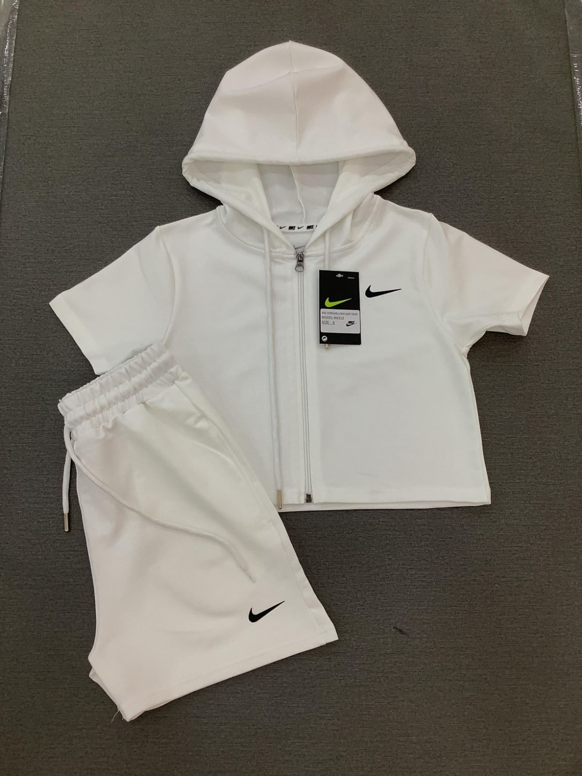 Женски екипи Nike