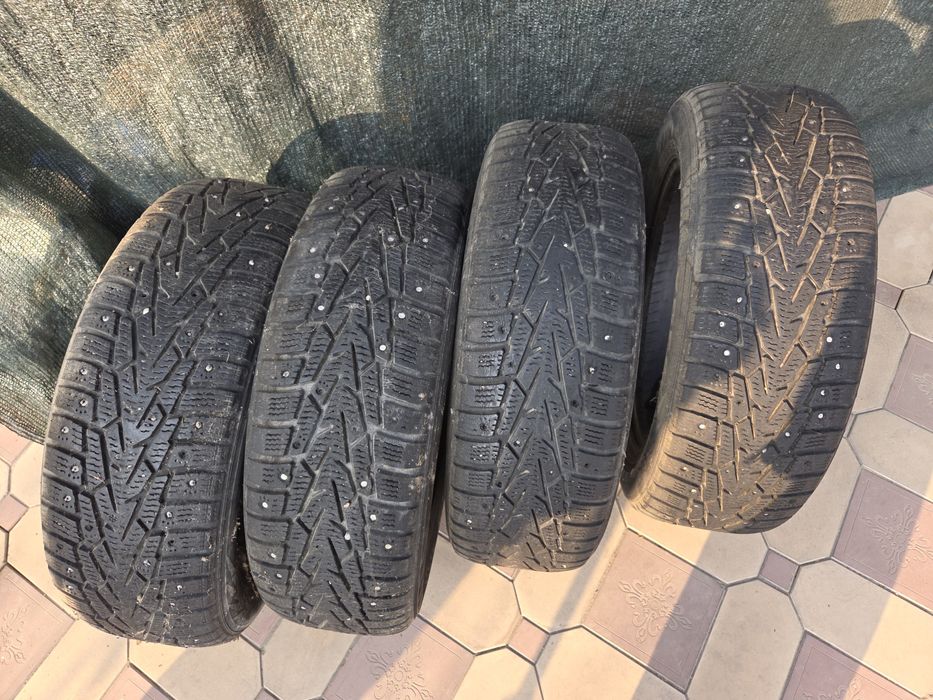 Продаётся шины зимние 185.65..R15