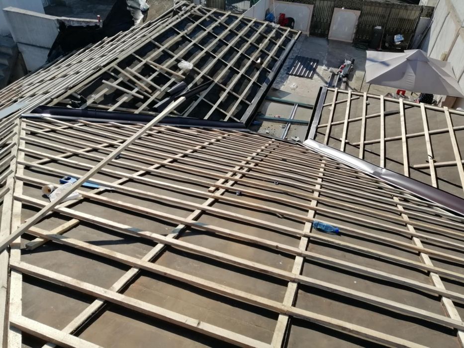 Tigla metalica acoperisuri mansardari jgheaburi burlane reparații