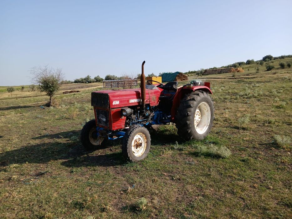 Tractor U445 + plug reversibil + disc – stare bună de funcționare