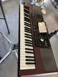 Eladó Korg pa1000