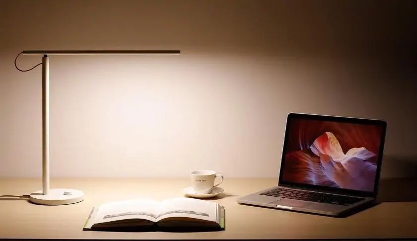Настольная лампа Mi Desk Lamp