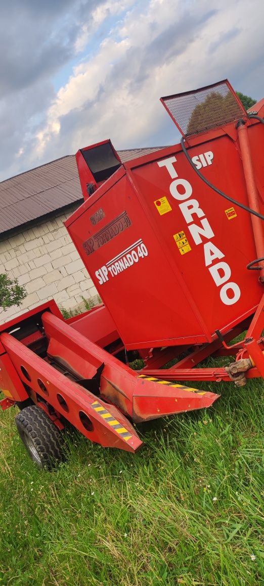 Culegător porumb pe un rand sip tornado 40