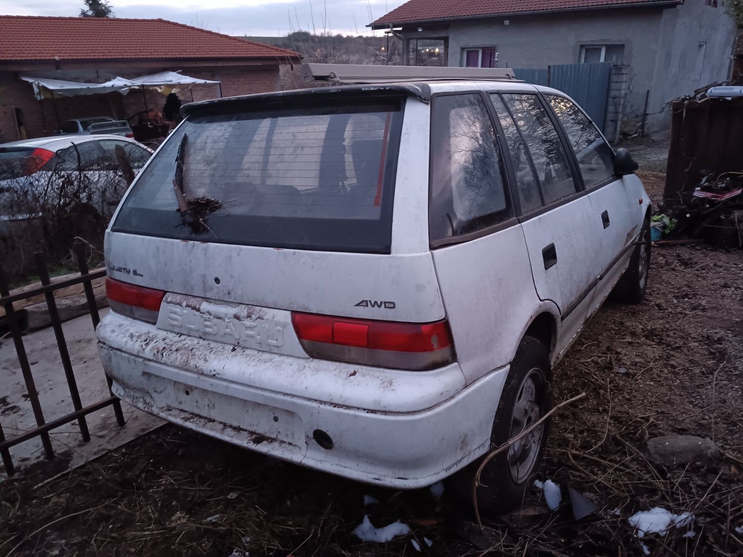 Продавам Subaru justu