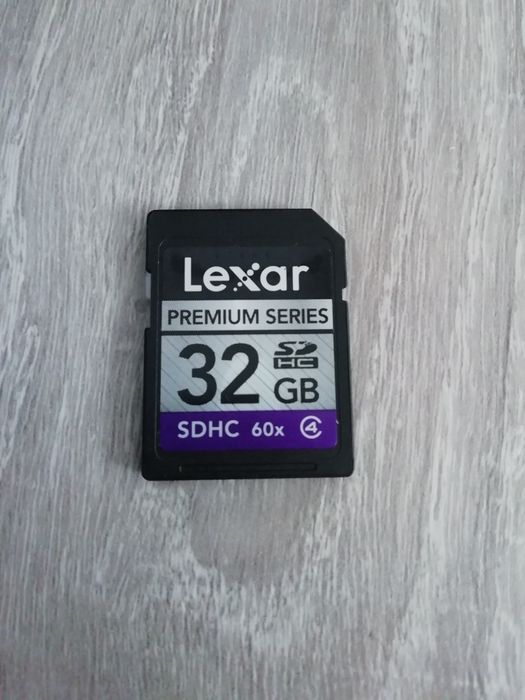 Camera video - SONY HDR-CX115E negru cu geanta si card 32GB cadou;