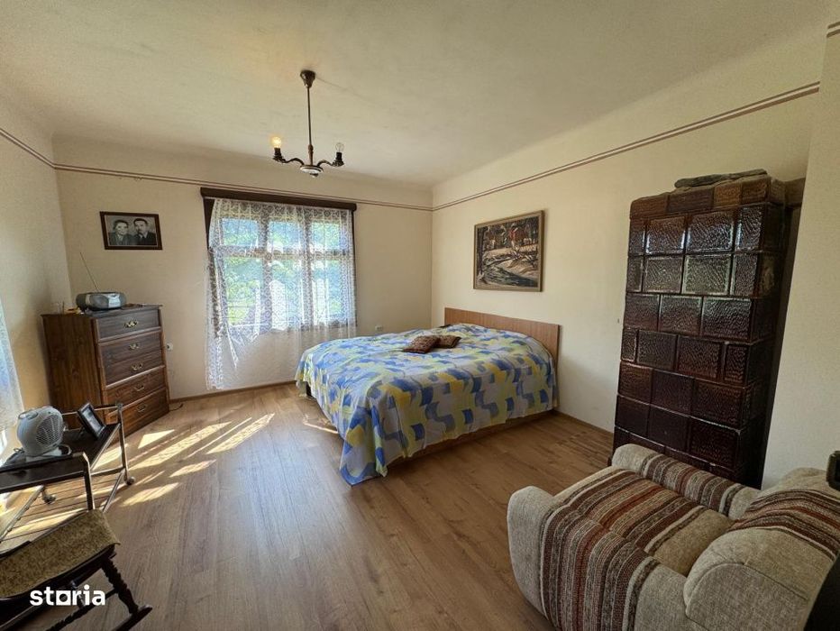 Casa cu 5 cam., 200 mp. + 5000 mp. teren, Valea Ariesului
