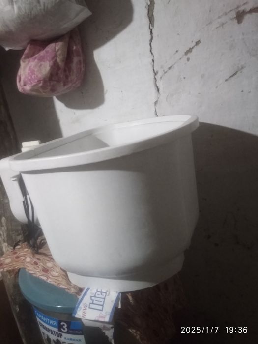 Продаётся полуавтомат машина и стиральная машина малютка