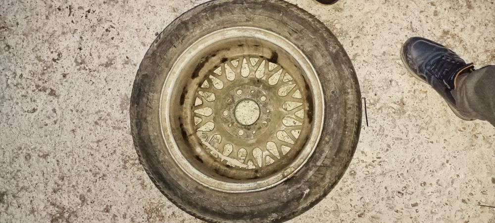 Колесо  на машину БМВ