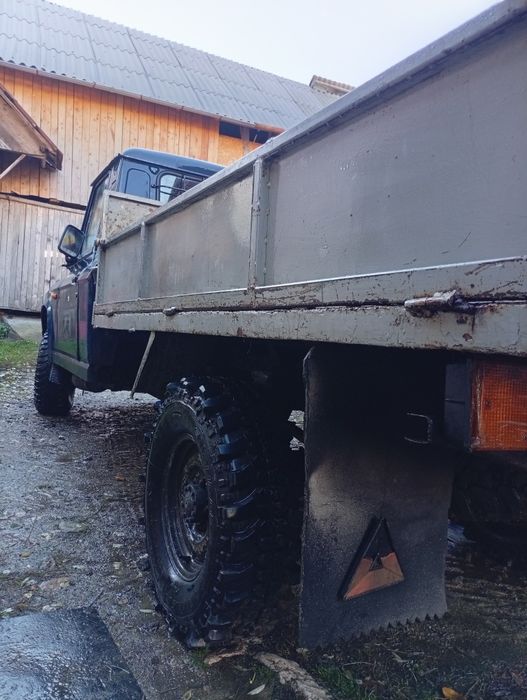 Vînd sau schimb ARO 320 Brașov cu Suzuki Vitara benzina  dau diferenț!