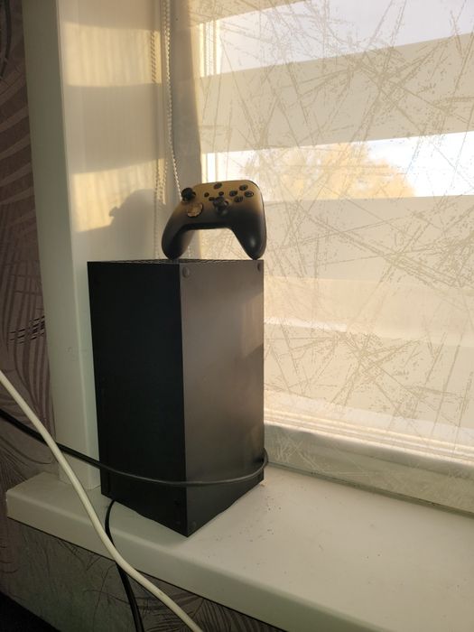 Обменяю Xbox series X на Playstation 5