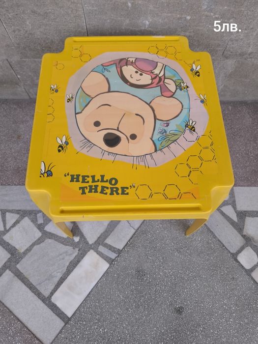 Продавам детски масички